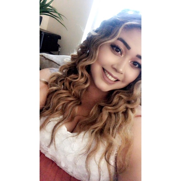 Meet your Posher, Jazmin - Picture 1 of 1